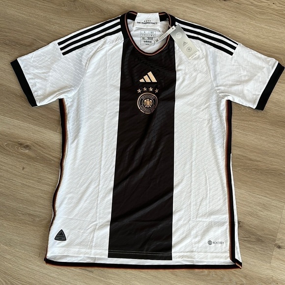 Adidas GERMANY 22 HOME AUTHENTIC JERSEY men’s size large - Picture 1 of 7
